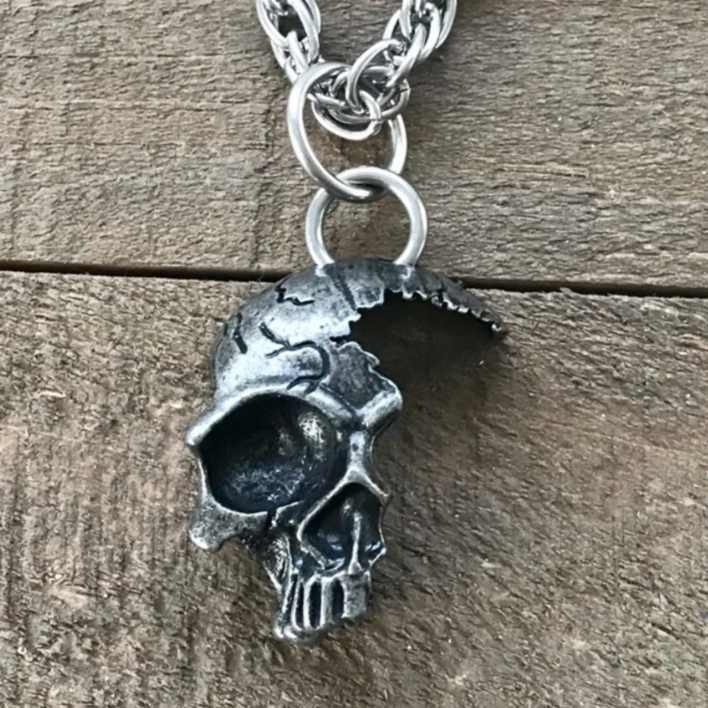 🆕3D Shattered Skull Pendant Stainless Steel